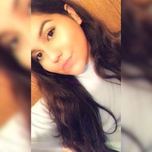 Meet your Posher, Selena